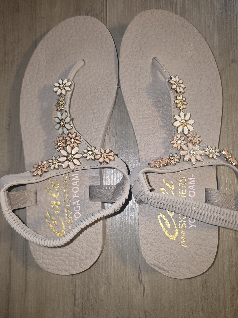 Skechers Women's Floral Embellished T-Strap Sandals in Light Pink and Rose Gold